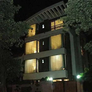 Dolphinn Hotel