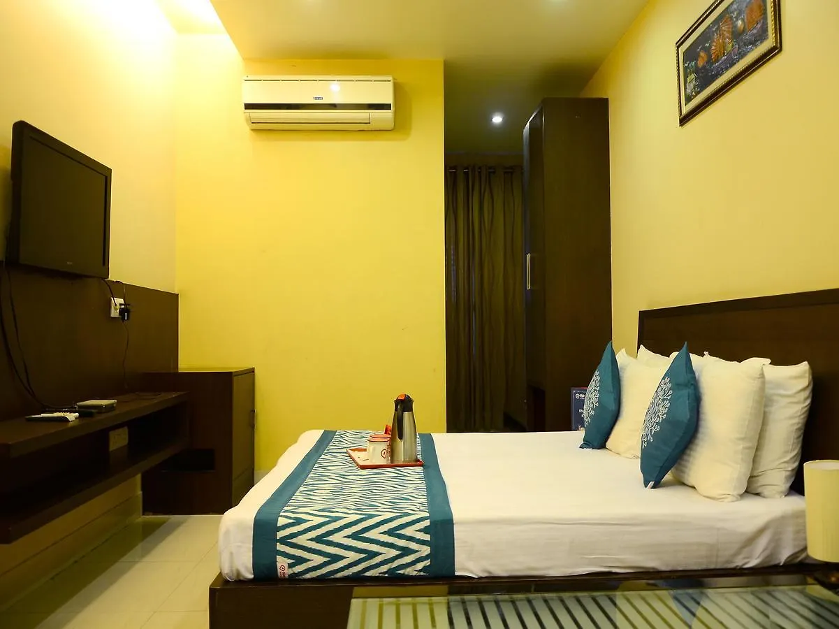 Oyo 2066 Vikaspuri Hotel Delhi  2*, Delhi (National Capital Territory of India)