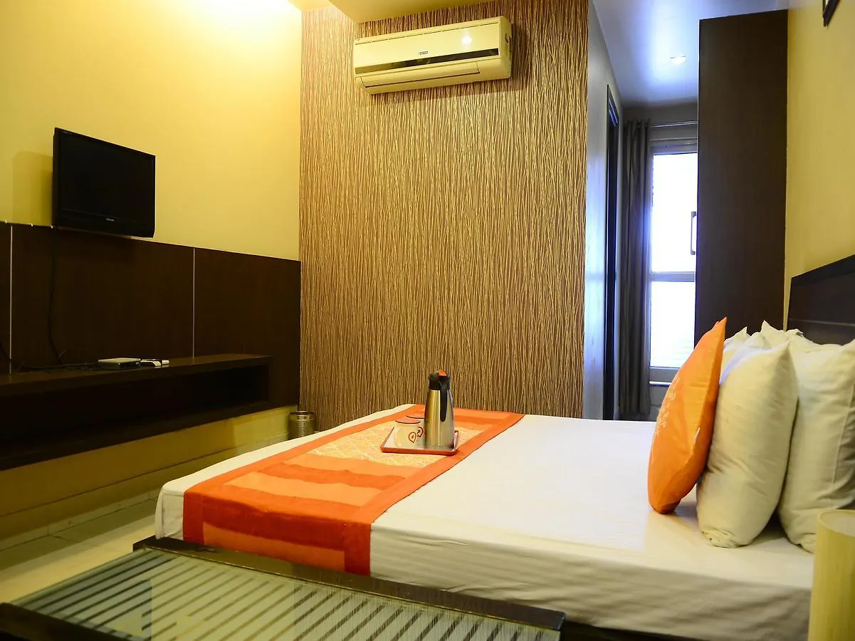 Oyo 2066 Vikaspuri Hotel Delhi  Delhi (National Capital Territory of India)